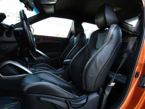 Used 2016 Hyundai Veloster Turbo image 21