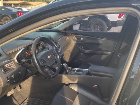 Used 2018 Chevrolet Impala LT FWD image 10