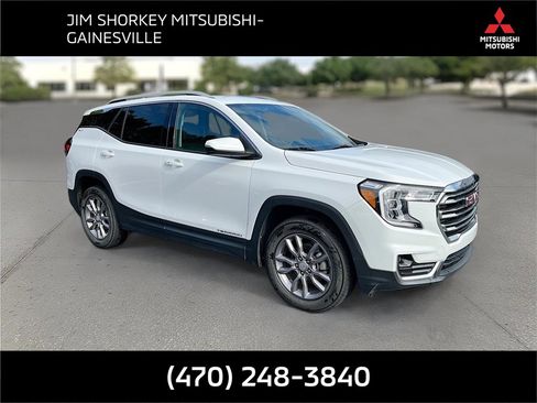 Used 2024 GMC Terrain SLT image 1