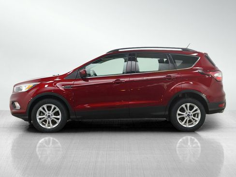 Used 2018 Ford Escape SE w/ SE Sync 3 Package AWD/4WD image 2