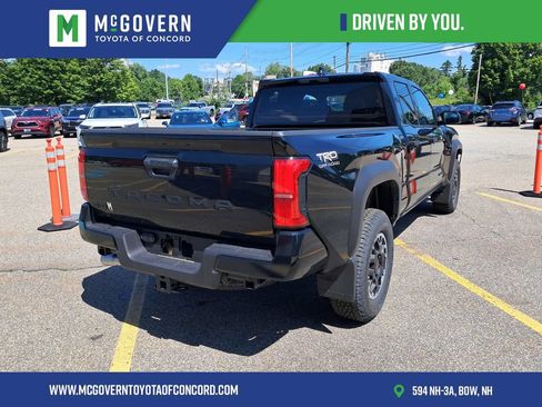Used 2025 Toyota Tacoma TRD Off-Road AWD/4WD image 5