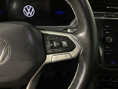 Used 2022 Volkswagen Tiguan SE AWD/4WD image 27