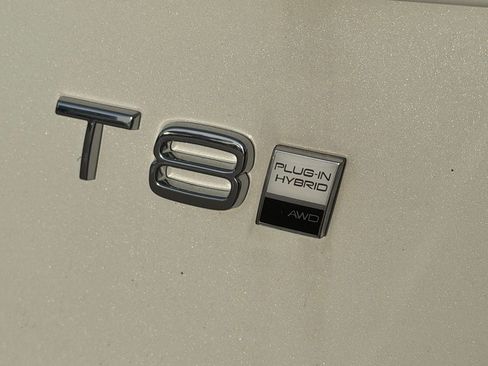 New 2026 Volvo XC90 T8 Plus w/ Protection Package Premier AWD/4WD image 8