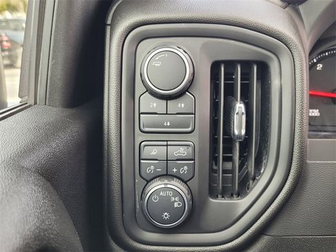 Used 2025 Chevrolet Silverado 2500 Custom w/ Custom Value Package image 33