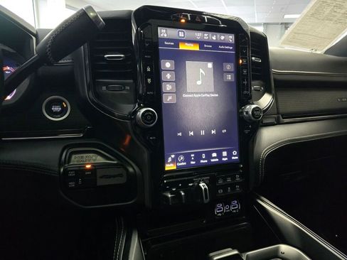 Used 2024 RAM 2500 Limited image 30