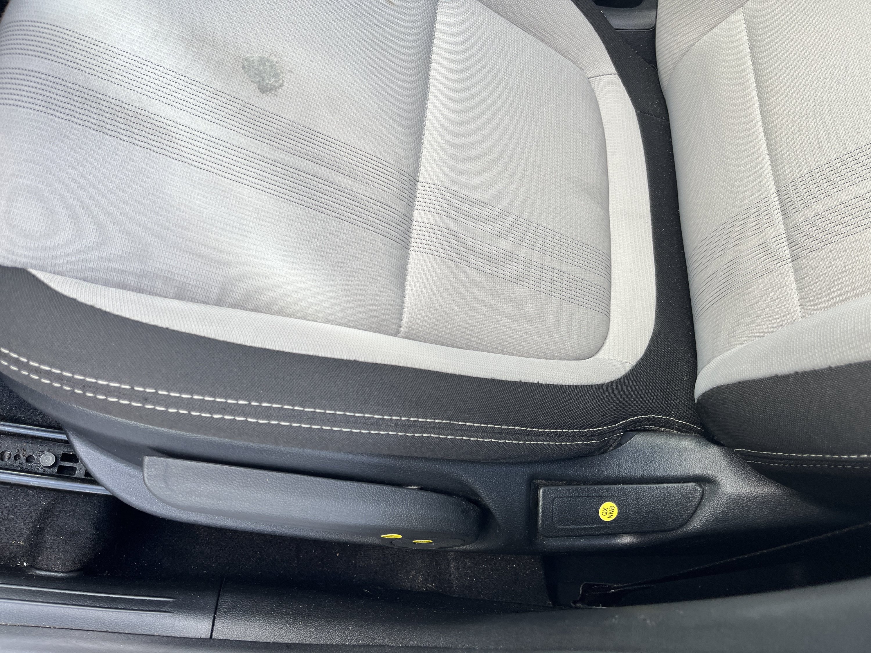 Used 2025 Hyundai Venue SEL FWD image 14