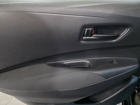 Used 2025 Toyota Corolla LE image 11