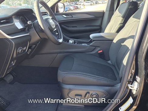 New 2026 Jeep Grand Cherokee Laredo RWD image 5
