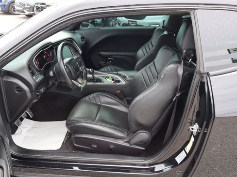 Used 2016 Dodge Challenger SRT Hellcat RWD image 13