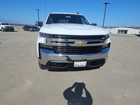Used 2021 Chevrolet Silverado 1500 LT AWD/4WD image 3