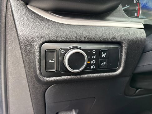 Used 2024 Ford Explorer XLT AWD/4WD image 20