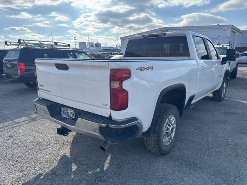 Used 2020 Chevrolet Silverado 2500 LT w/ Convenience Package image 6
