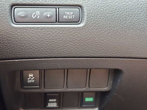 Used 2018 Nissan Rogue Sport S AWD/4WD image 16