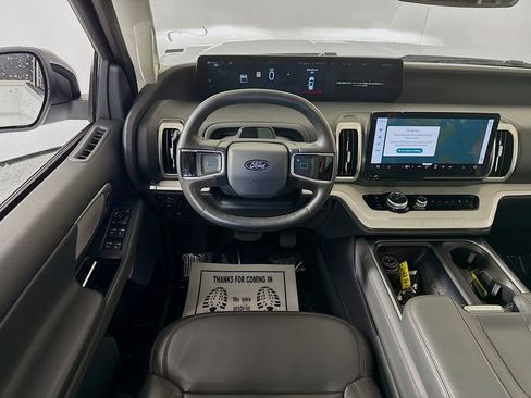 Certified 2025 Ford Expedition Active AWD/4WD image 4