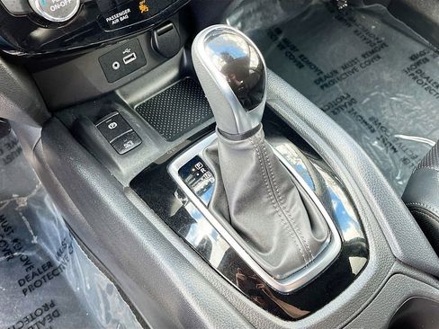 Used 2022 Nissan Rogue Sport SL AWD/4WD image 17