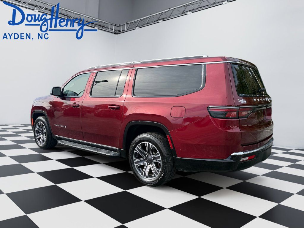 Used 2024 Jeep Wagoneer L Series II w/ Flexible Seating Group AWD/4WD image 3