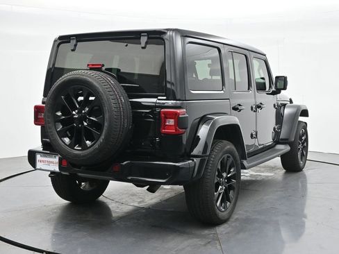 Used 2021 Jeep Wrangler Unlimited Sahara AWD/4WD image 5