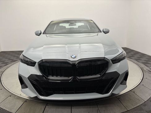 Used 2026 BMW 530i xDrive w/ M Sport Package AWD/4WD image 14