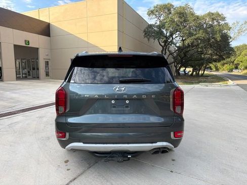 Used 2021 Hyundai Palisade Limited FWD image 3