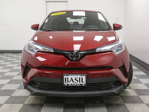 Used 2019 Toyota C-HR LE image 3