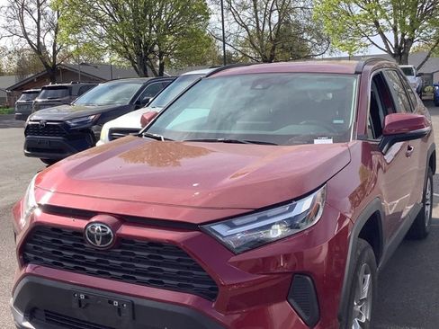 Used 2025 Toyota RAV4 XLE image 1