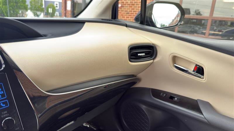 Used 2018 Toyota Prius Two w/ Prius Two Safety Plus Package FWD image 37