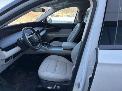 New 2026 Lincoln Nautilus Reserve image 9