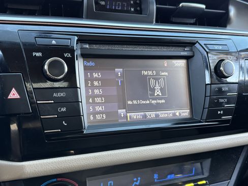 Used 2014 Toyota Corolla L image 20