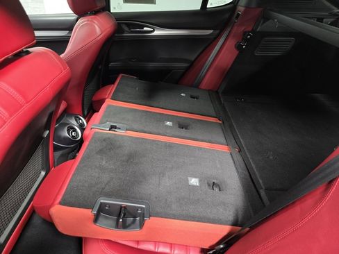 Used 2022 Alfa Romeo Stelvio Veloce image 41
