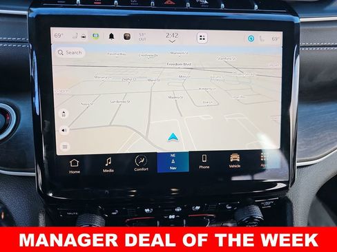 Used 2023 Jeep Grand Cherokee Limited w/ Luxury Tech Group II image 23