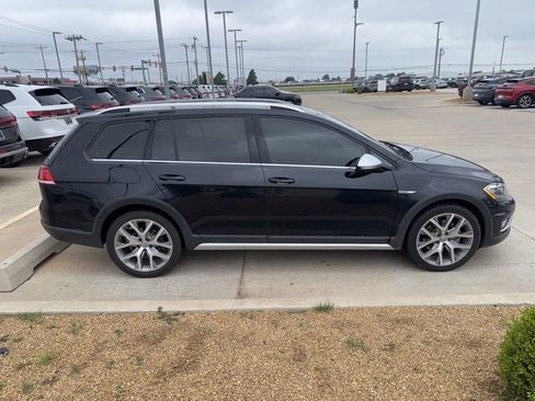Used 2019 Volkswagen Golf Alltrack AWD/4WD image 4
