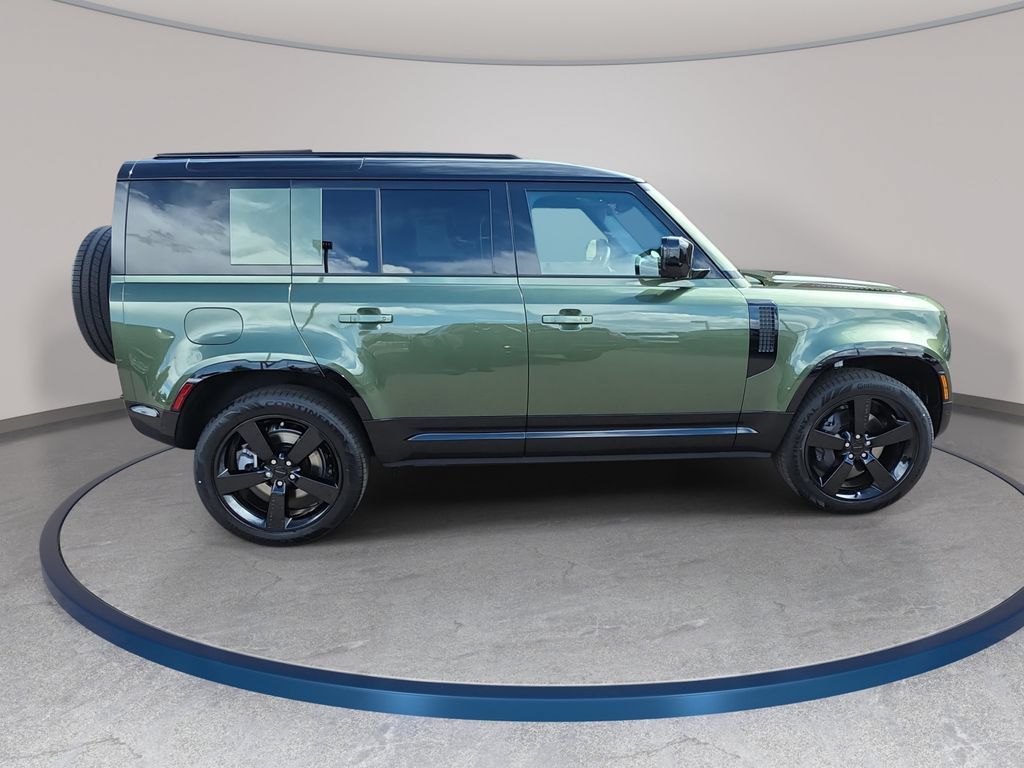 New 2026 Land Rover Defender 110 X-Dynamic SE AWD/4WD image 4