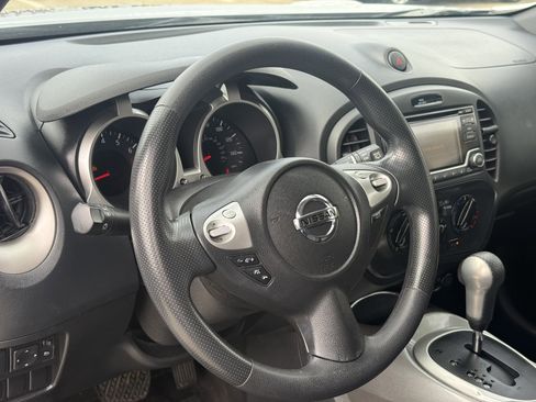 Used 2016 Nissan Juke S FWD image 12