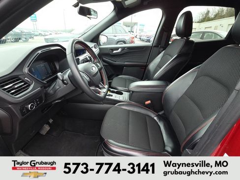 Used 2025 Ford Escape ST-Line Select AWD/4WD image 15