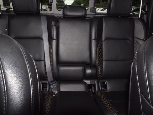Used 2022 Jeep Gladiator Overland AWD/4WD image 16