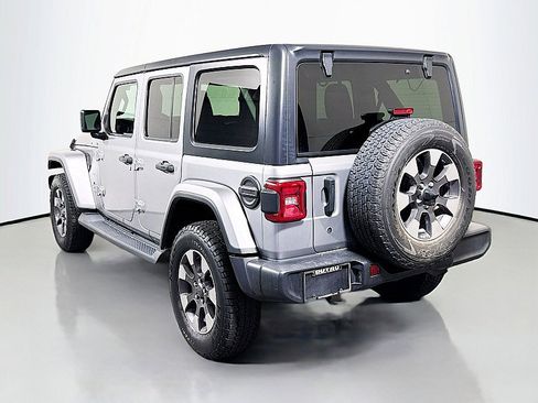 Used 2018 Jeep Wrangler Unlimited Sahara w/ Cold Weather Group image 5