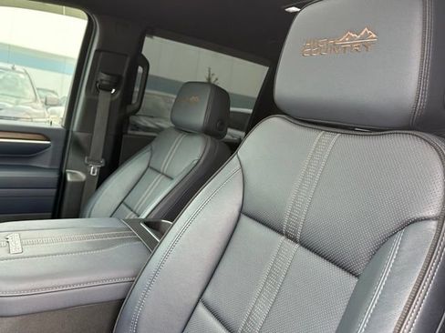 Used 2024 Chevrolet Silverado 2500 High Country w/ High Country Premium Package AWD/4WD image 19