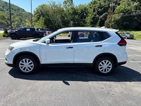 Used 2017 Nissan Rogue S AWD/4WD image 2