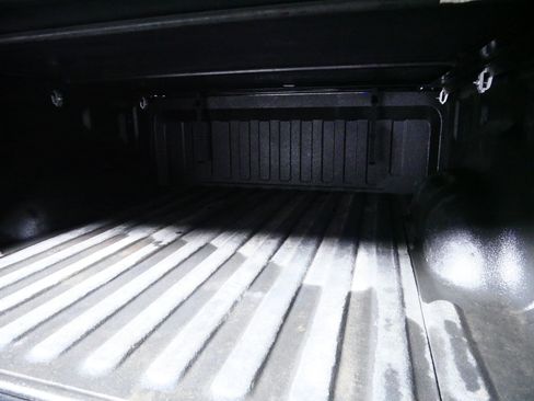 Used 2020 RAM 1500 Laramie AWD/4WD image 18