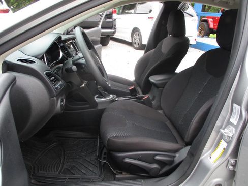 Used 2015 Dodge Dart SE w/ Convenience Group FWD image 17