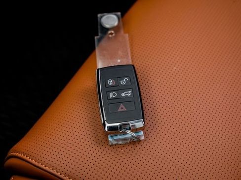 Used 2026 Jaguar F-PACE R-Dynamic S AWD/4WD image 69