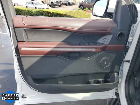 Used 2023 Ford Expedition Limited image 22