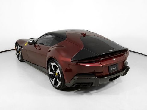Certified 2025 Ferrari 12Cilindri RWD image 5