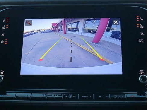 Used 2024 Jeep Wagoneer L Series II w/ Flexible Seating Group image 12