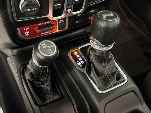 Certified 2025 Jeep Wrangler Unlimited Sport AWD/4WD image 22