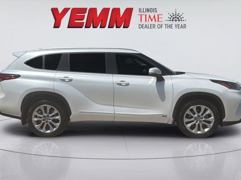 Used 2023 Toyota Highlander Limited AWD/4WD image 16