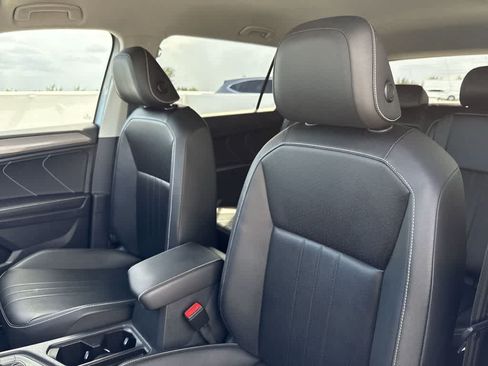 Used 2023 Volkswagen Tiguan SE FWD image 14