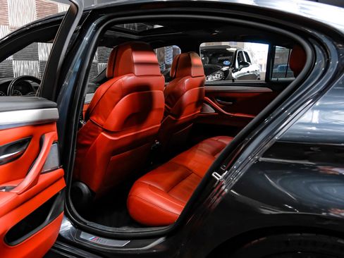 Used 2014 BMW M5 RWD image 43