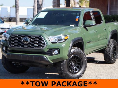 Used 2021 Toyota Tacoma TRD Off-Road w/ Technology Package AWD/4WD image 4