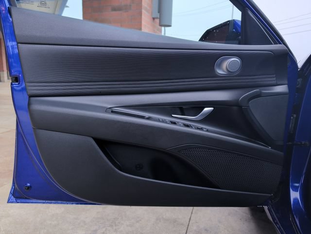 Used 2023 Hyundai Elantra SEL w/ Convenience Package FWD image 12